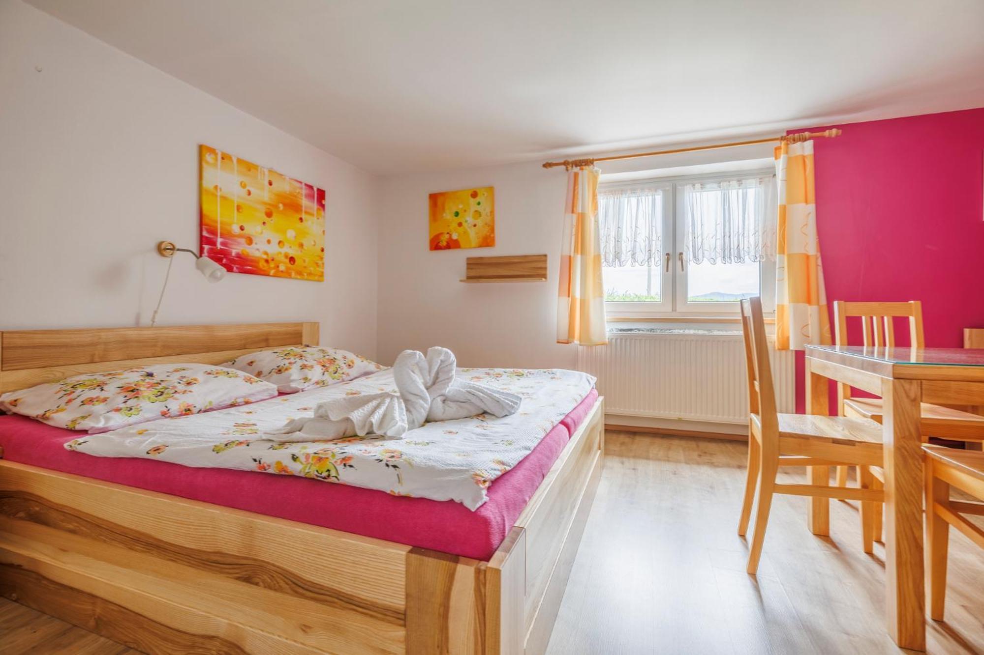 Hotel Kacenka Králíky Bagian luar foto