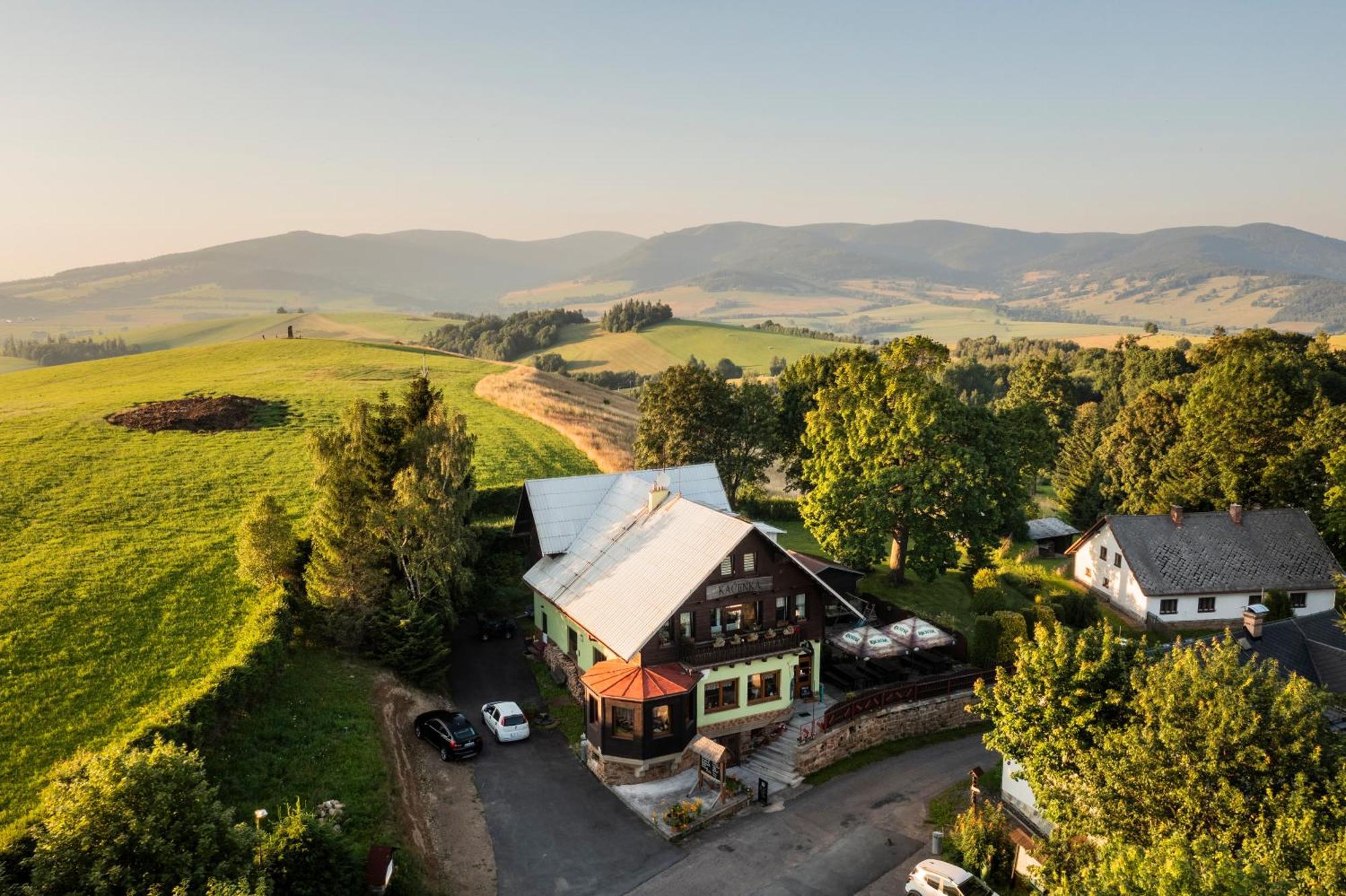 Hotel Kacenka Králíky Bagian luar foto